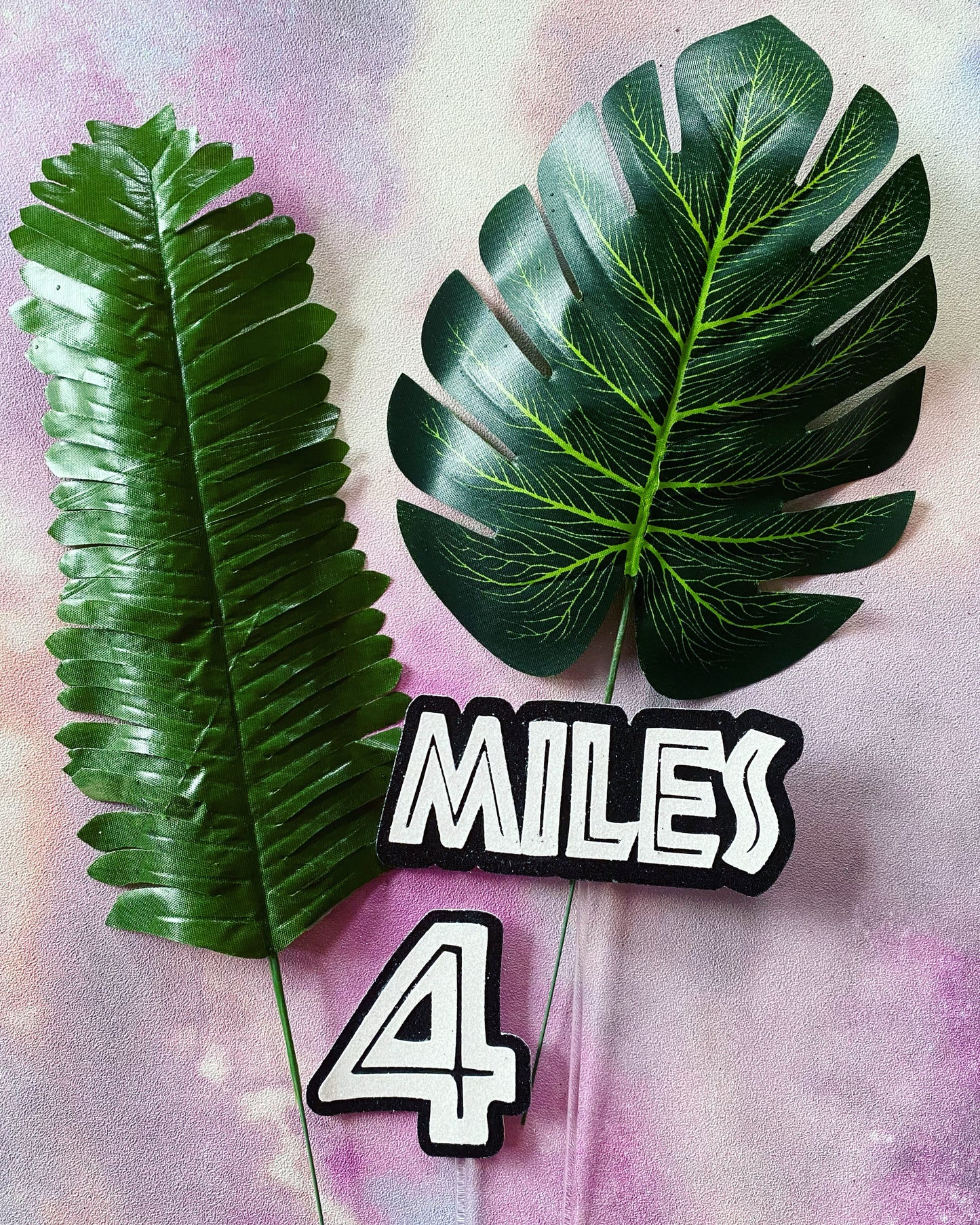 Dinosaur Set With Name, Age + Leaves